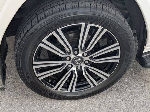 Used 2024 Lexus LX 600 4WD w/ Luxury Package image 24