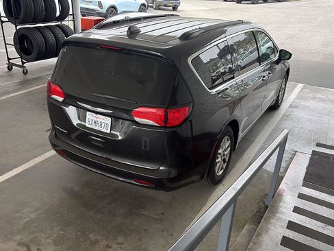 Used 2021 Chrysler Voyager Lxi FWD image 4