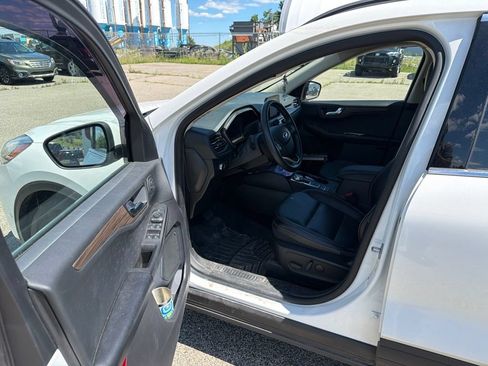 Used 2020 Ford Escape Titanium AWD/4WD image 12