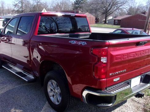 Used 2023 Chevrolet Silverado 1500 LT image 2