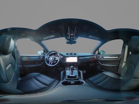 Used 2023 Porsche Cayenne Platinum Edition image 30