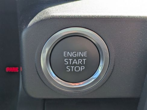 Used 2025 Toyota 4Runner SR5 AWD/4WD image 21