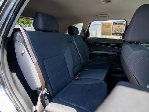 Used 2020 Kia Sorento FWD V6 image 16