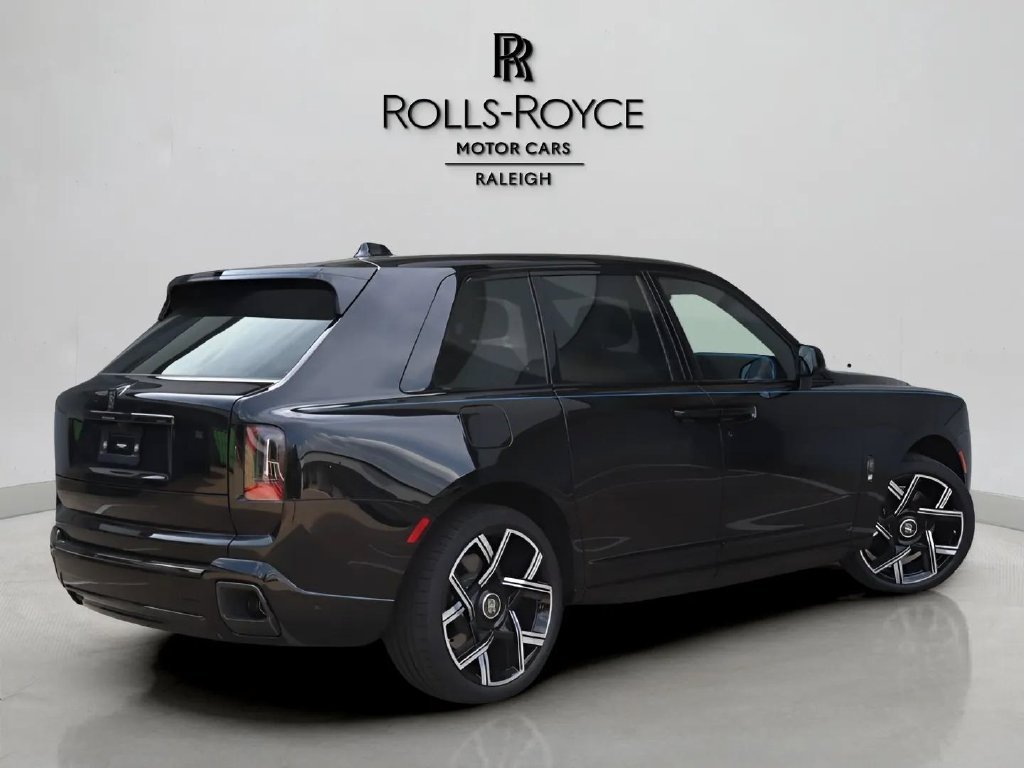 New 2027 Rolls-Royce Cullinan Black Badge AWD/4WD image 3