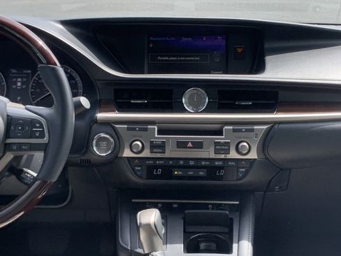 Used 2017 Lexus ES 350 w/ Luxury Package image 27