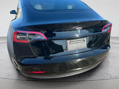 Used 2023 Tesla Model 3 Standard Range image 5
