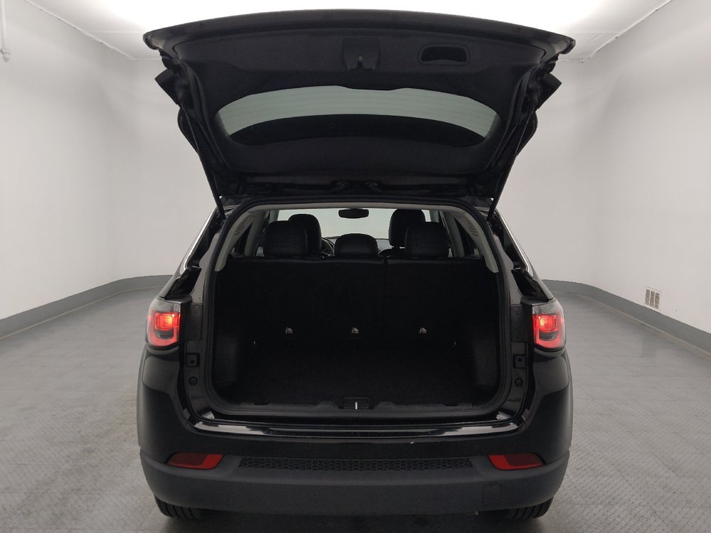 Used 2021 Jeep Compass Latitude FWD image 29