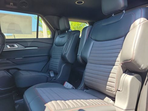 New 2026 Ford Explorer ST-Line w/ ST-Line Street Pack RWD image 10