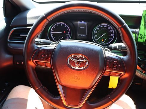 Used 2023 Toyota Camry SE FWD image 10