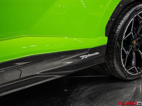 Used 2023 Lamborghini Urus Performante AWD/4WD image 20