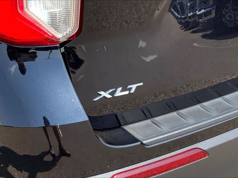 Certified 2023 Ford Explorer XLT AWD/4WD image 10