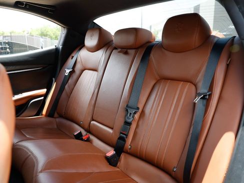 Used 2016 Maserati Ghibli S Q4 AWD/4WD image 8