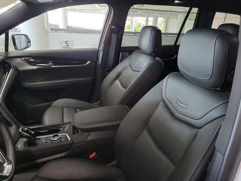 Certified 2023 Cadillac XT6 Premium Luxury image 9