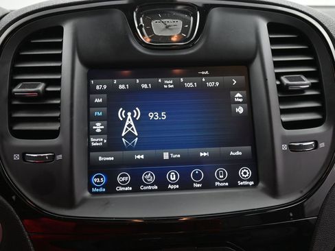 Used 2023 Chrysler 300 S image 10