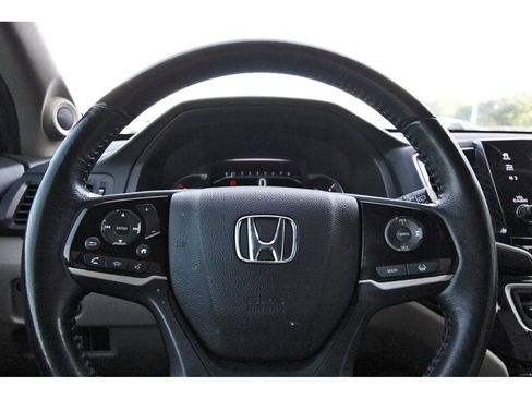 Used 2020 Honda Pilot Touring image 16
