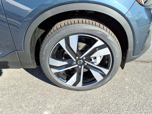 New 2026 Volvo XC40 B5 Ultra w/ Protection Package Premier image 8