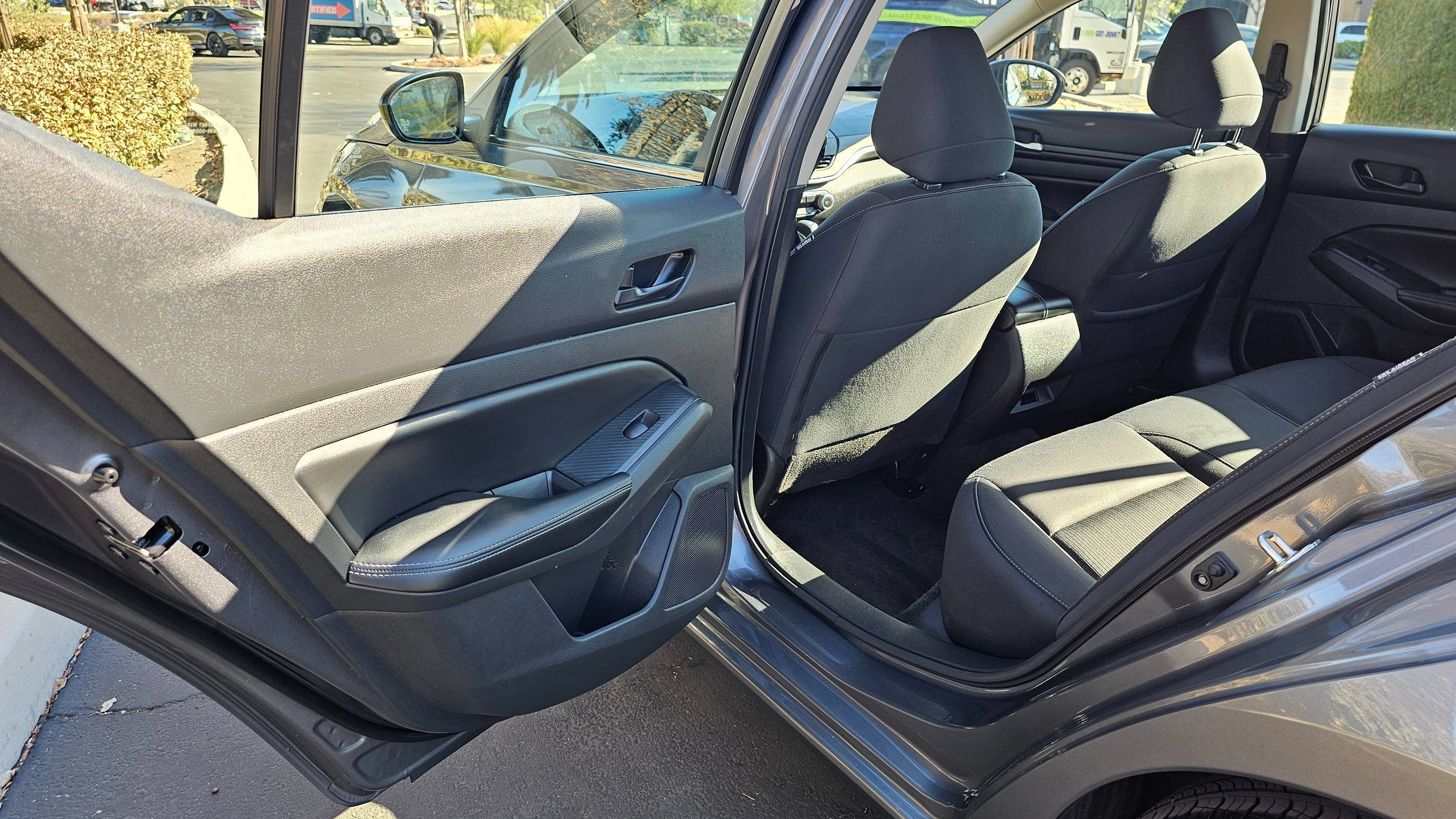 Used 2024 Nissan Altima 2.5 SV FWD image 15