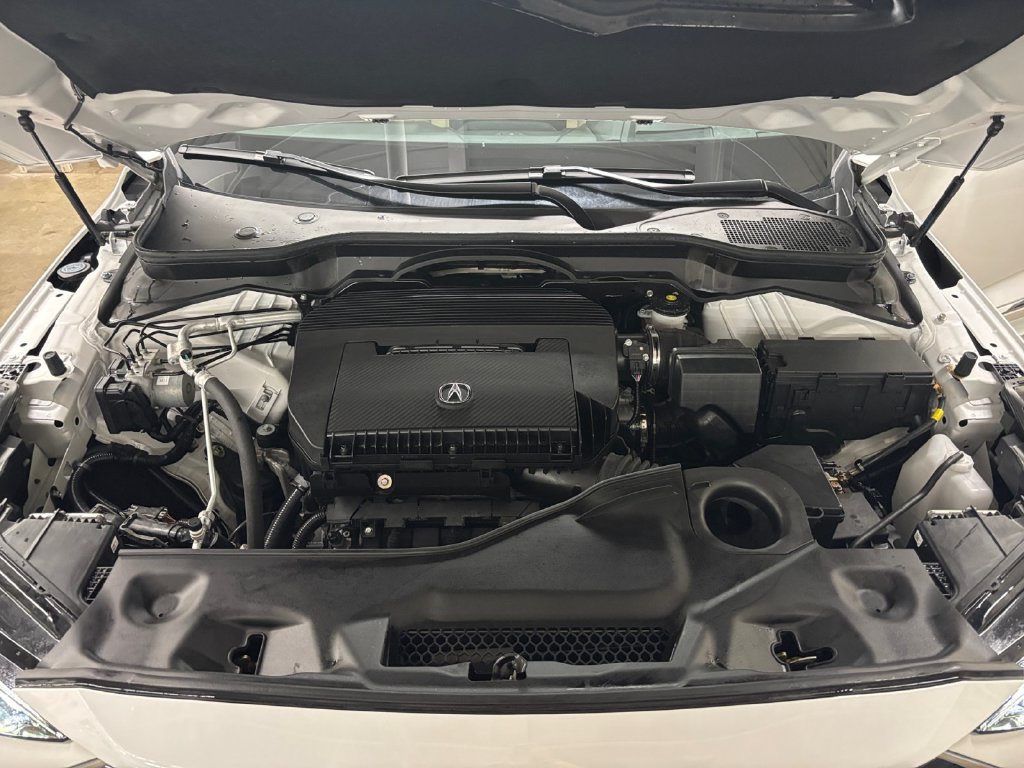 Certified 2025 Acura MDX w/ Advance Package AWD/4WD image 9