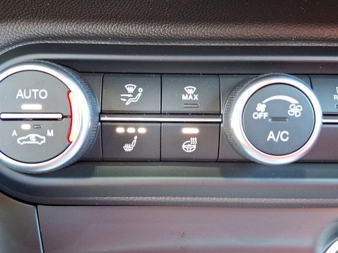 New 2025 Alfa Romeo Stelvio Sprint image 19