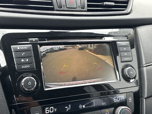 Used 2020 Nissan Rogue SV AWD/4WD image 18
