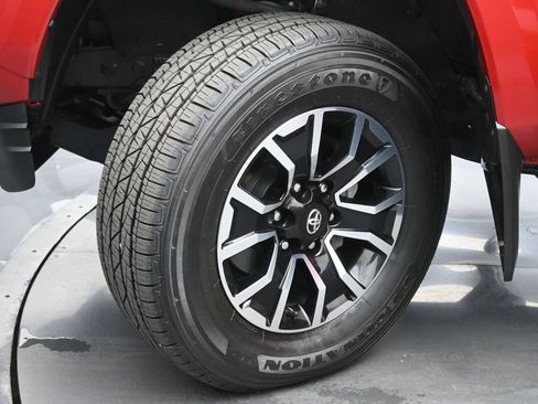 Used 2022 Toyota Tacoma TRD Sport w/ Technology Package AWD/4WD image 20