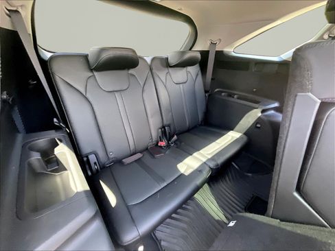 Used 2023 Kia Sorento S w/ Panoramic Sunroof Package AWD/4WD image 26
