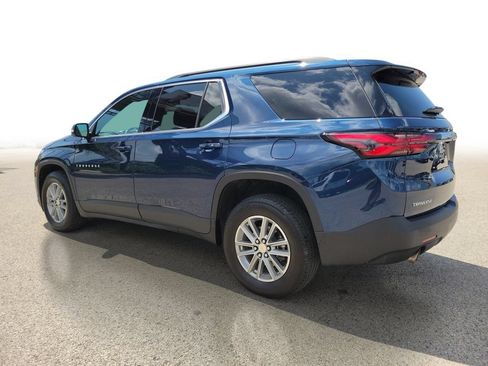 Used 2023 Chevrolet Traverse LT FWD image 3