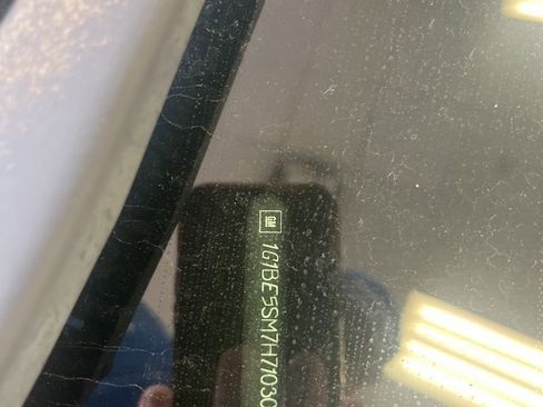 Used 2017 Chevrolet Cruze LT FWD image 2