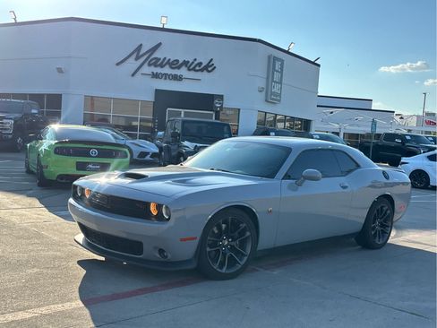 Used 2022 Dodge Challenger R/T Scat Pack RWD image 2