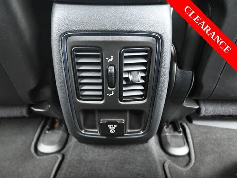 Used 2022 Jeep Grand Cherokee Laredo X image 40