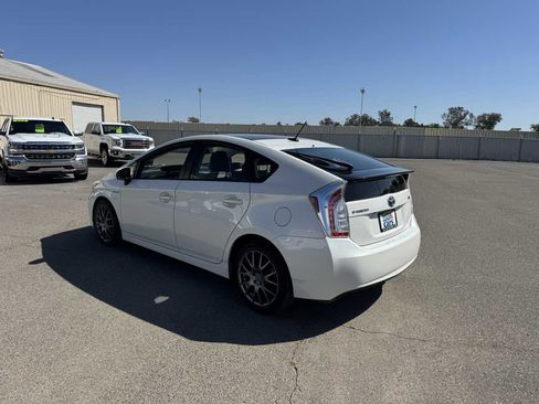 Used 2015 Toyota Prius Four w/ Deluxe Solar Roof Package FWD image 7