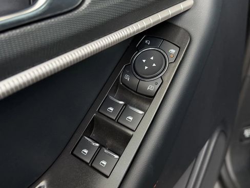 Used 2025 Ford Explorer ST image 27