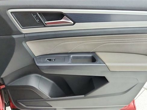 Used 2021 Volkswagen Atlas Cross Sport SE w/ Panoramic Sunroof Package image 23