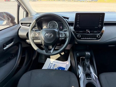 Used 2021 Toyota Corolla LE FWD image 11