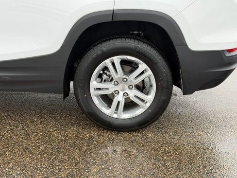 Used 2024 GMC Terrain SLE image 11
