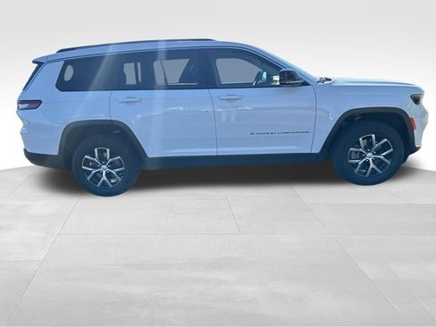 Used 2023 Jeep Grand Cherokee L Limited w/ Trailer Tow Group (B) image 10