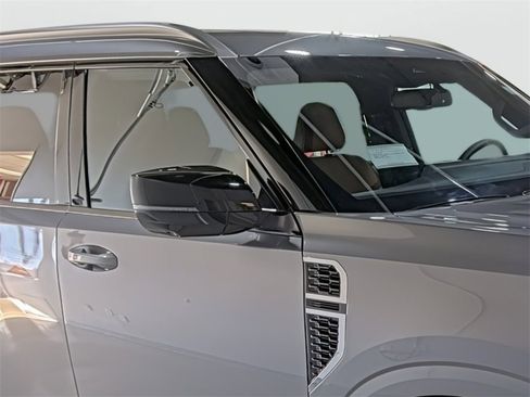 New 2026 Nissan Armada SL w/ Captain's Chari Seat Package image 15