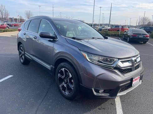 Used 2018 Honda CR-V Touring image 2