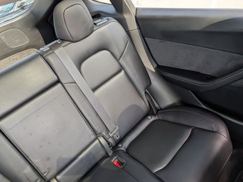 Used 2022 Tesla Model Y Performance AWD/4WD image 14
