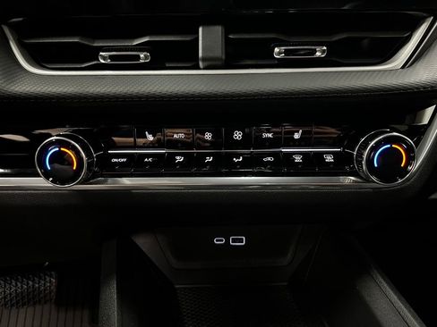 New 2026 Chevrolet Equinox LT AWD/4WD image 23