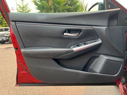 Certified 2021 Nissan Sentra SR FWD image 14