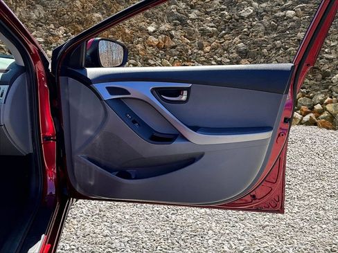 Used 2016 Hyundai Elantra SE w/ Option Group 02 image 21