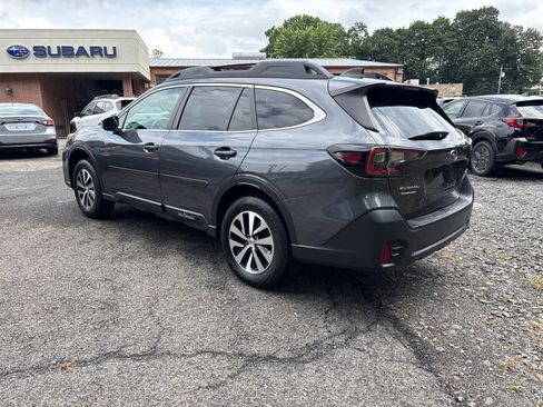 Used 2022 Subaru Outback Premium AWD/4WD image 5