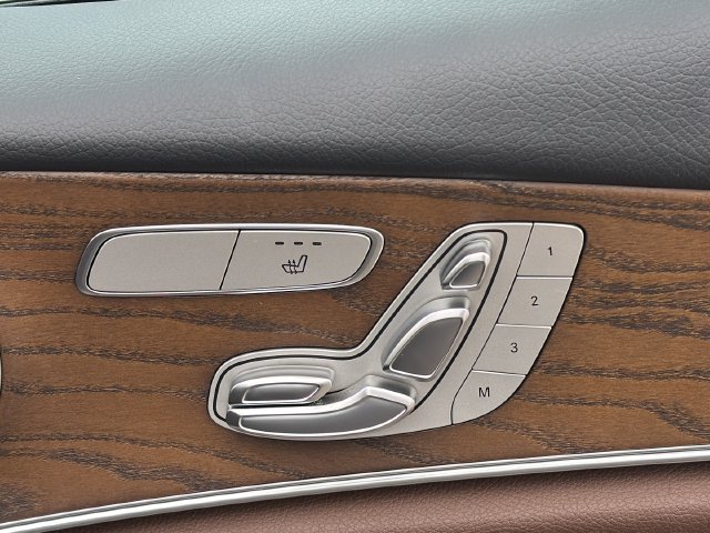 Used 2018 Mercedes-Benz E 300 4MATIC image 23