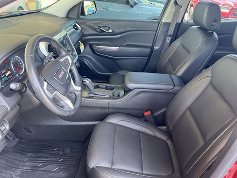 Used 2019 GMC Acadia SLT w/ Black Edition FWD image 4