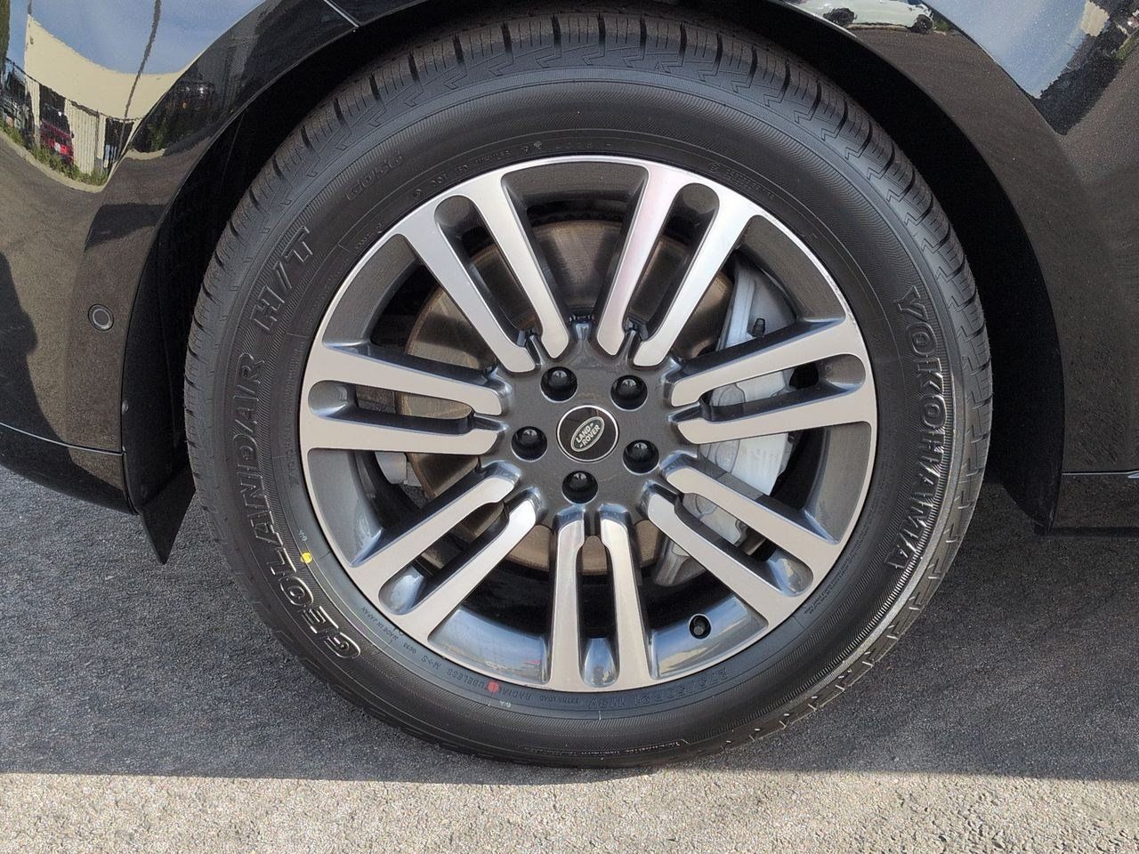 Used 2024 Land Rover Range Rover SE AWD/4WD image 28