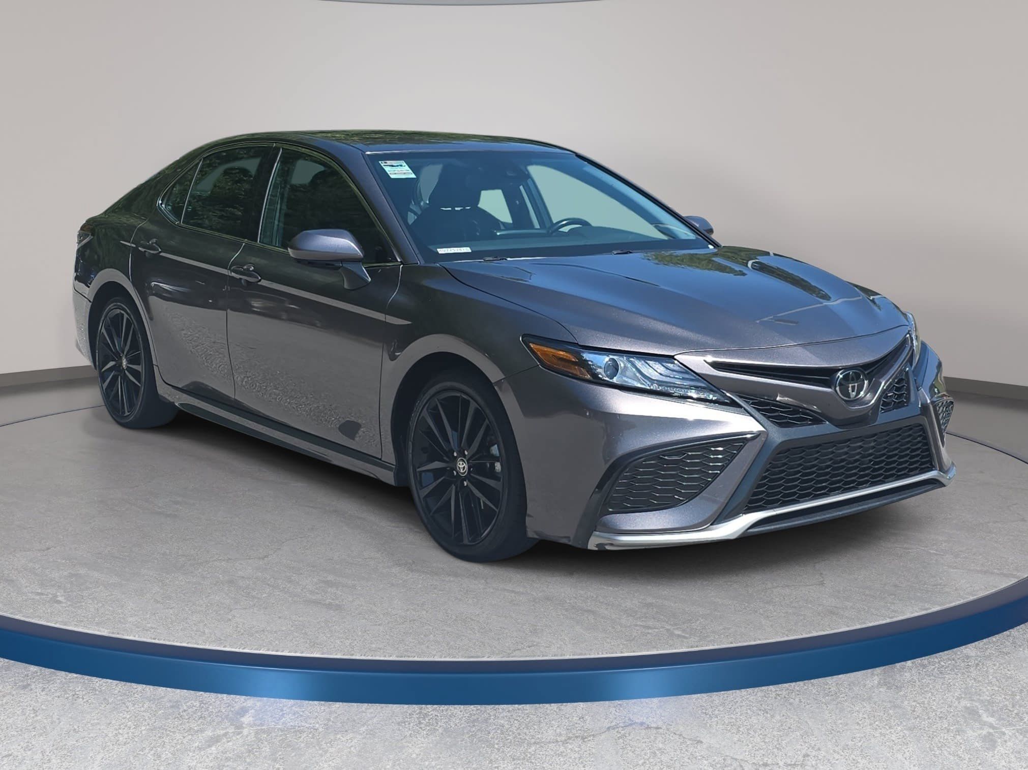 Used 2024 Toyota Camry XSE FWD image 3