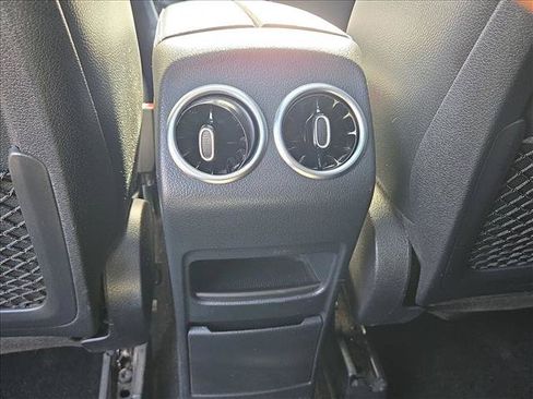 Used 2020 Mercedes-Benz GLB 250 4MATIC image 17