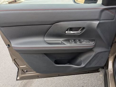 New 2026 Nissan Kicks SR w/ Cold Weather Package FWD image 11