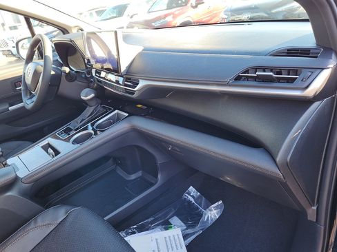 New 2026 Toyota Sienna Limited image 33